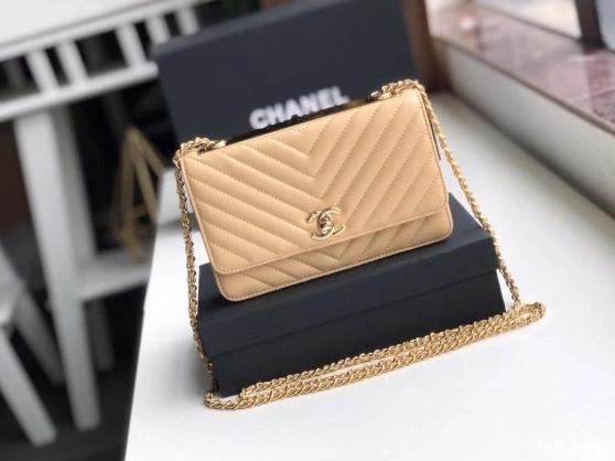 First Bag Ru CHAIN WALLET CHANEL 0820